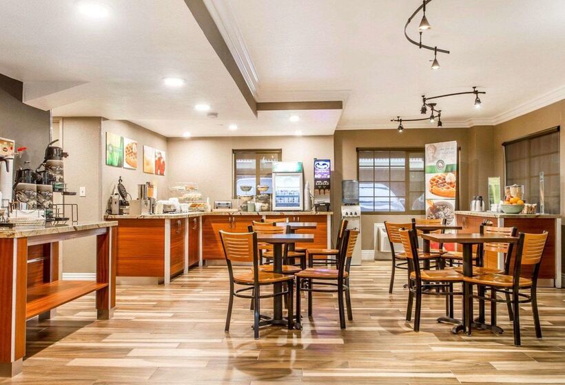 Отель Quality Inn Sacramento Convention Center