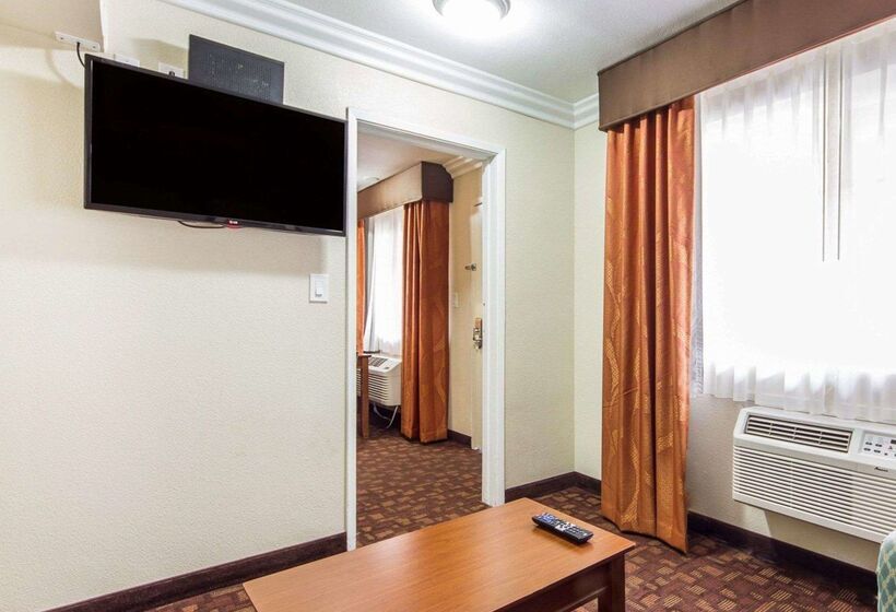 Отель Quality Inn Sacramento Convention Center