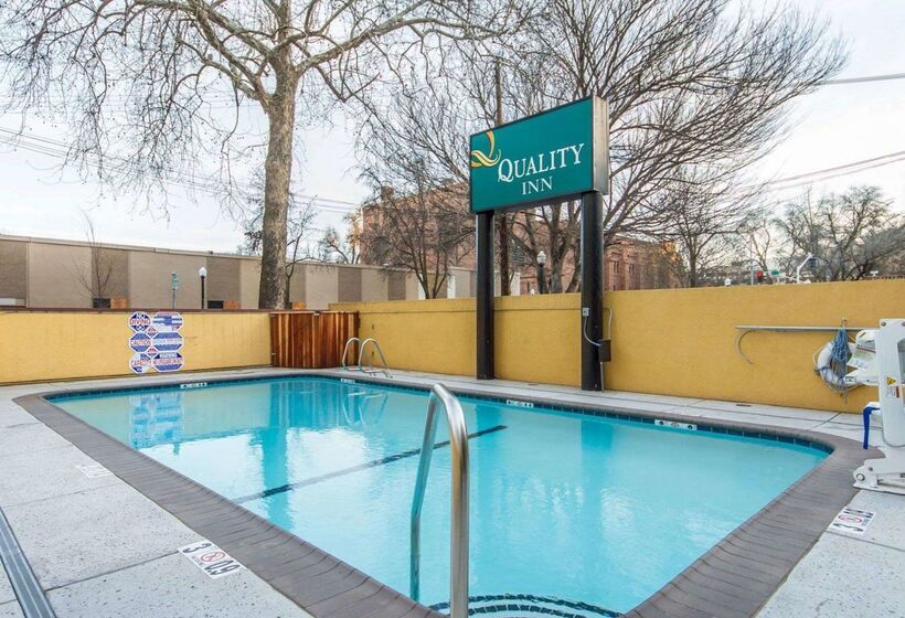 Отель Quality Inn Sacramento Convention Center