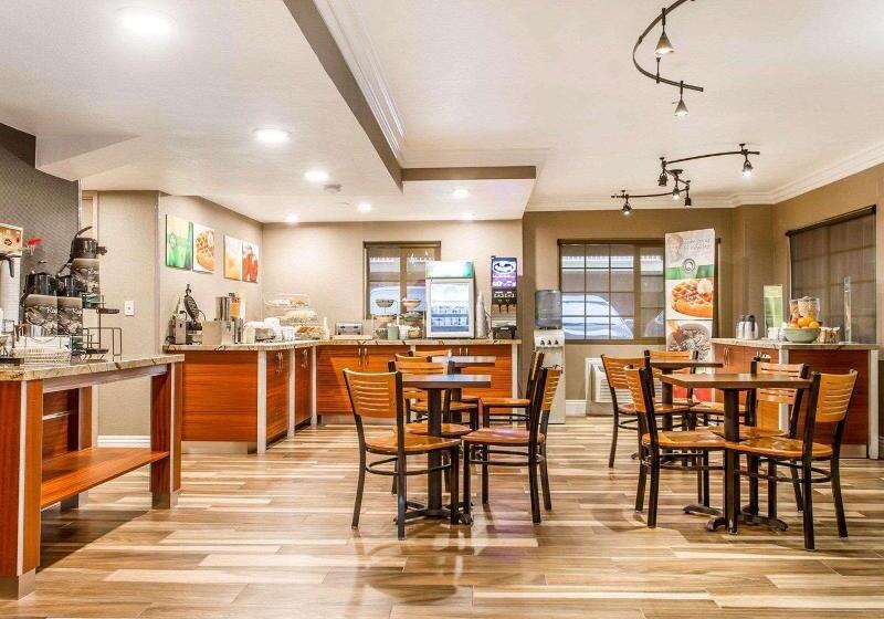Отель Quality Inn Sacramento Convention Center