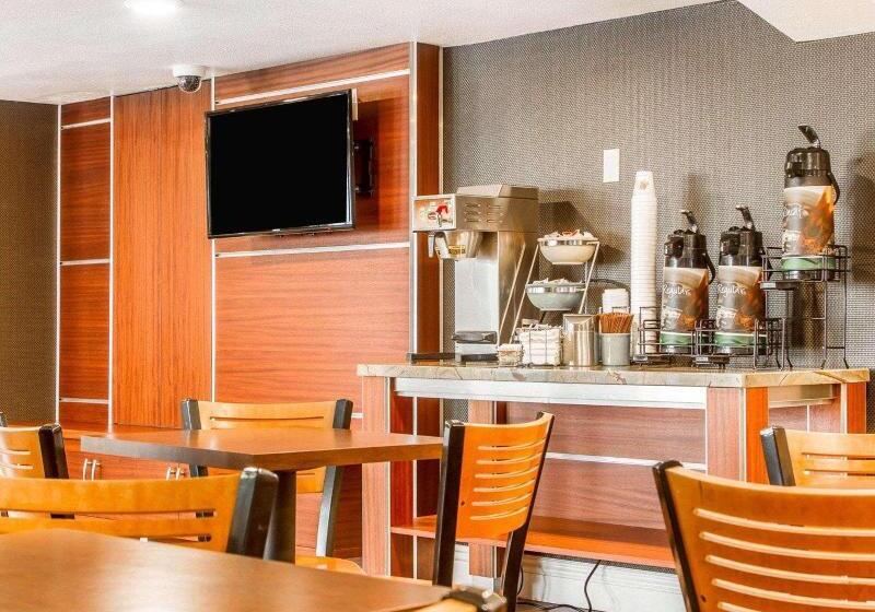 Отель Quality Inn Sacramento Convention Center