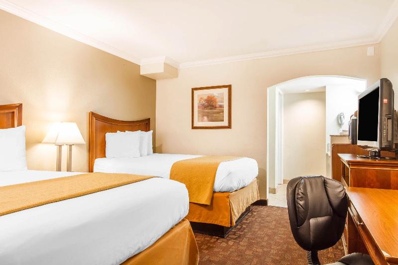 Отель Quality Inn Sacramento Convention Center