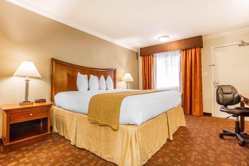 Отель Quality Inn Sacramento Convention Center