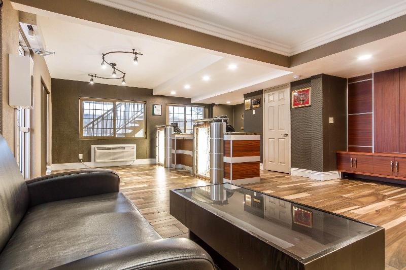 Отель Quality Inn Sacramento Convention Center