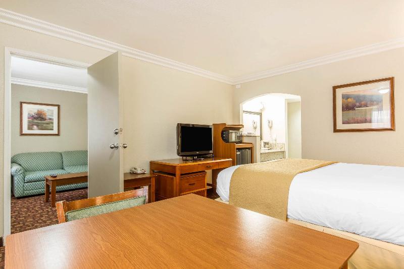 Отель Quality Inn Sacramento Convention Center