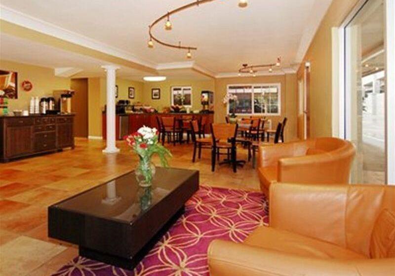 Отель Quality Inn Sacramento Convention Center