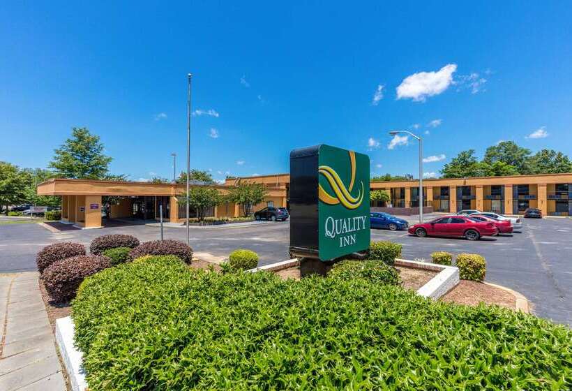 فندق Quality Inn