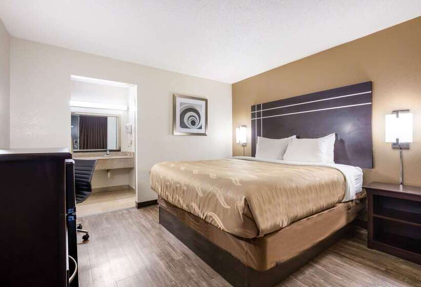 فندق Quality Inn