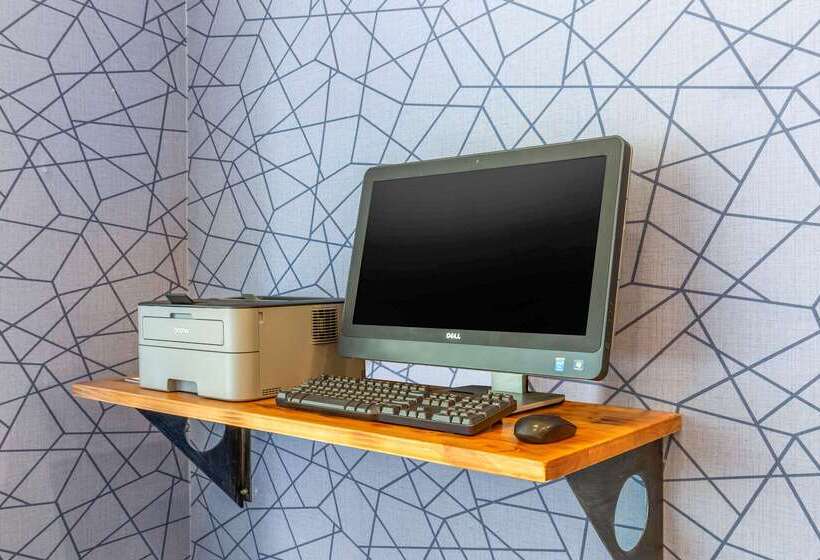 هتل Quality Inn & Suites Apexholly Springs