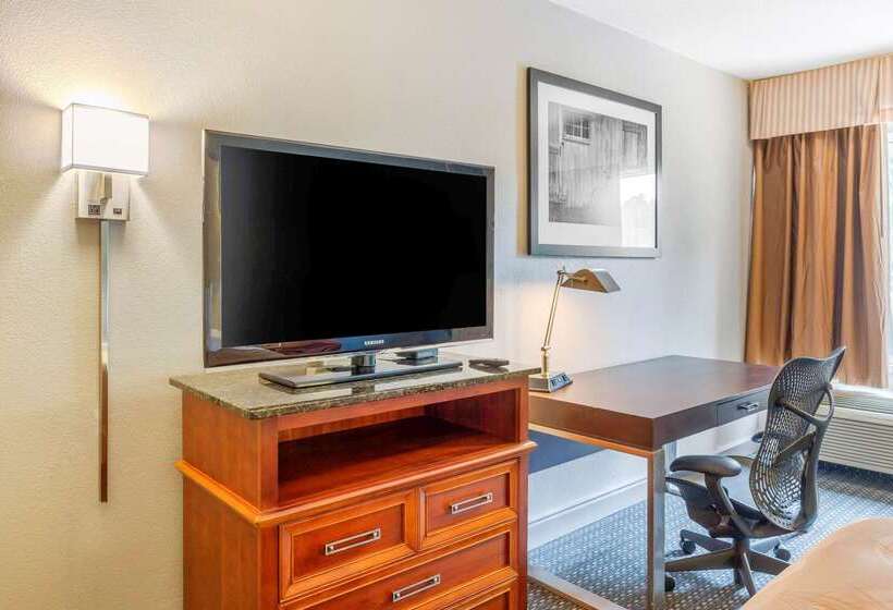 هتل Quality Inn & Suites Apexholly Springs
