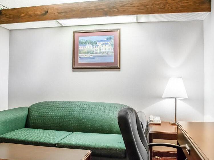 فندق Quality Inn & Suites Brooks Louisville South