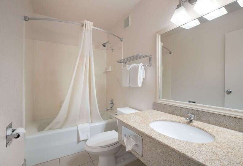 هتل Quality Inn & Suites Lake Havasu City