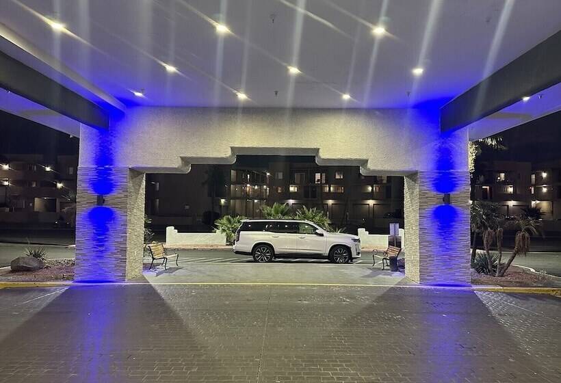 هتل Quality Inn & Suites Lake Havasu City
