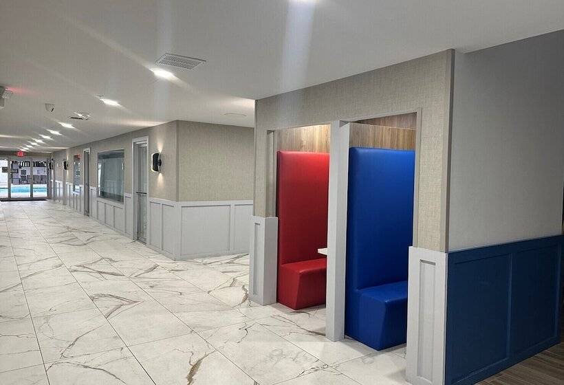 هتل Quality Inn & Suites Lake Havasu City