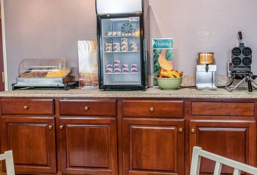 هتل Quality Inn & Suites South Bend Airport