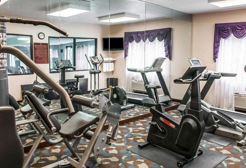 هتل Quality Inn & Suites South Bend Airport