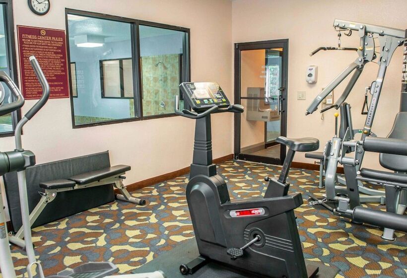 هتل Quality Inn & Suites South Bend Airport