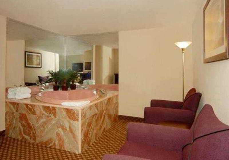 בית מלון כפרי Quality Inn & Suites