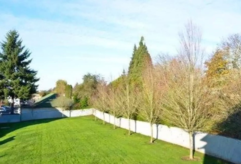 Отель Quality Inn & Suites Vancouver   Hazel Dell