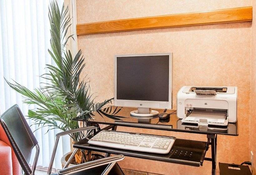 Отель Quality Inn & Suites Vancouver   Hazel Dell