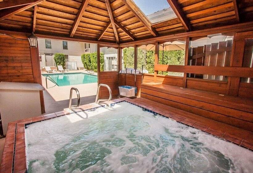 Отель Quality Inn & Suites Vancouver   Hazel Dell