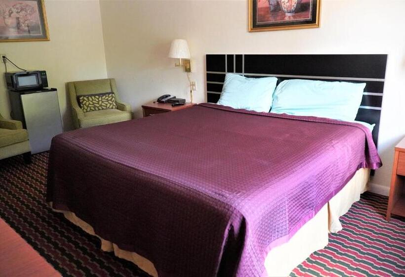 فندق Quality Quarters Inn