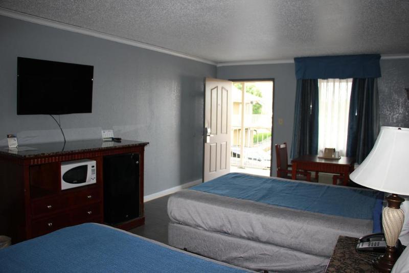 فندق Quarters Inn & Suites