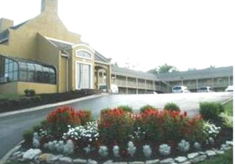 فندق Quarters Inn & Suites