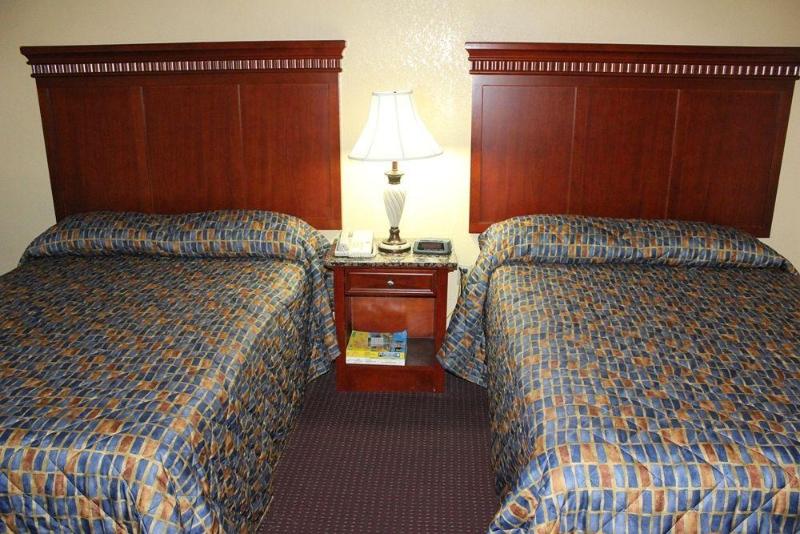 فندق Quarters Inn & Suites