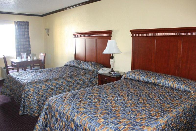 فندق Quarters Inn & Suites