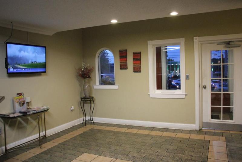 فندق Quarters Inn & Suites