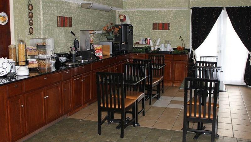 فندق Quarters Inn & Suites