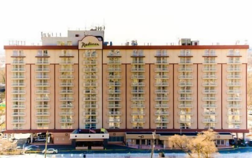 Отель Doubletree By Hilton New York Jfk Airport