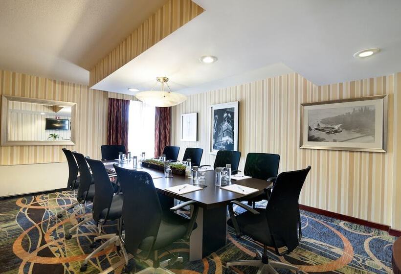 Отель Doubletree By Hilton New York Jfk Airport