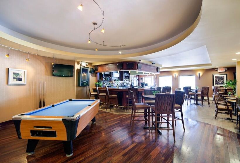 Отель Doubletree By Hilton New York Jfk Airport