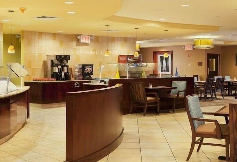 Отель Doubletree By Hilton New York Jfk Airport