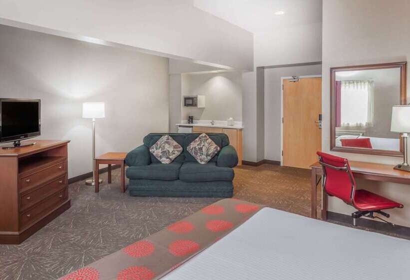 Ramada By Wyndham Hammond Hotel & Conference Center