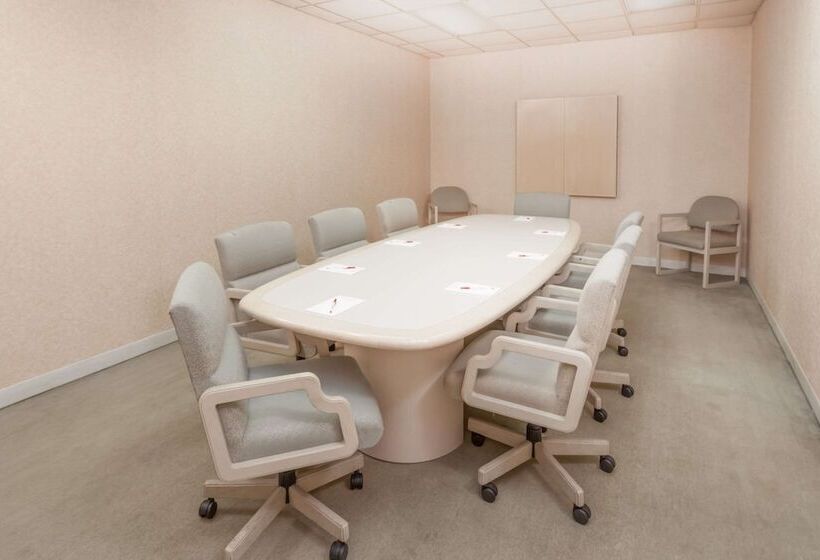 Ramada By Wyndham Hammond Hotel & Conference Center