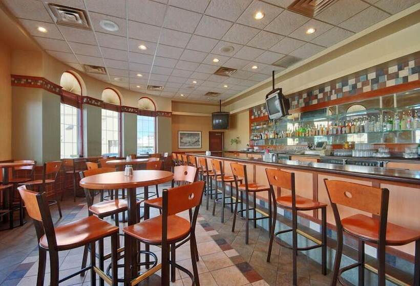 Ramada By Wyndham Hammond Hotel & Conference Center