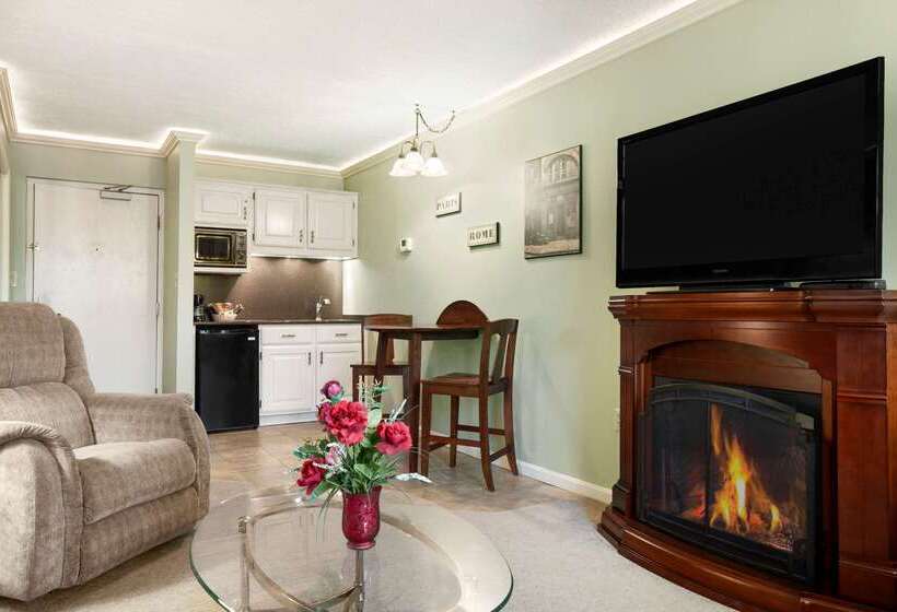 Ramada Hotel & Conference Center By Wyndham Lewiston