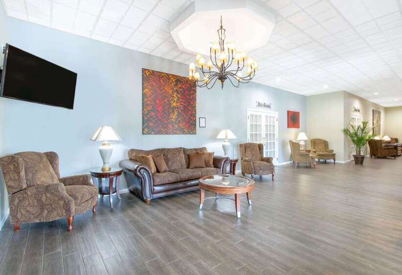 Ramada Hotel & Conference Center By Wyndham Lewiston