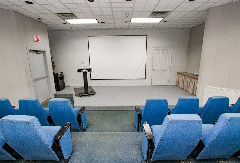 Ramada Hotel & Conference Center By Wyndham Lewiston