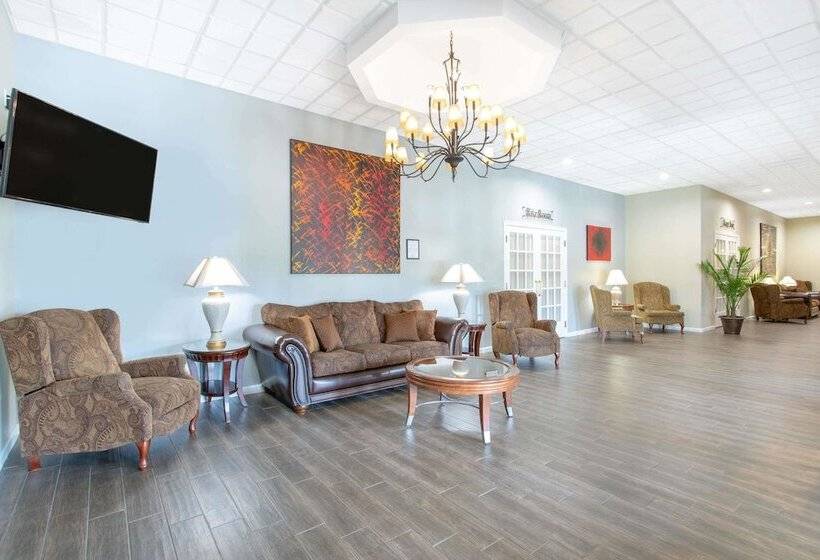 Ramada Hotel & Conference Center By Wyndham Lewiston