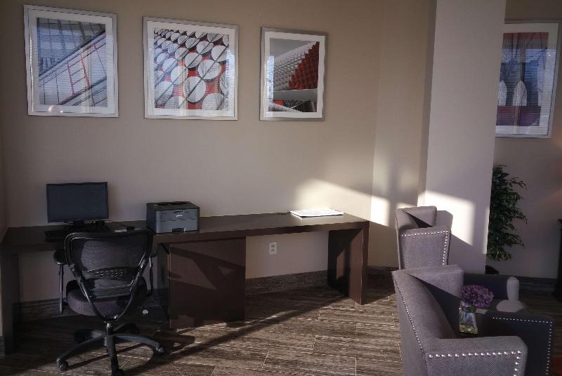 호텔 Ramada  & Conference Center By Wyndham Lexington North