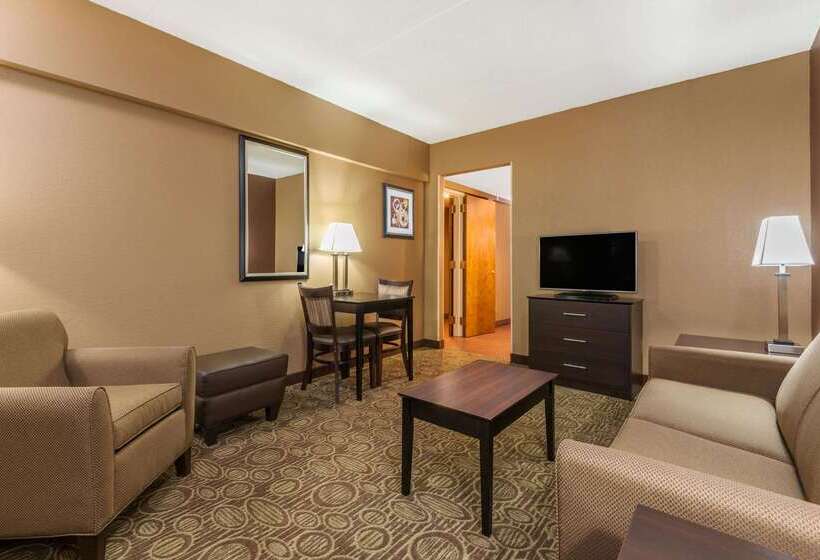 Ramada By Wyndham Paintsville Hotel & Conference Center