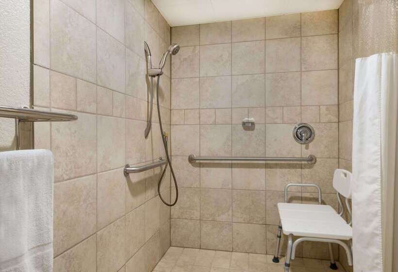 Ramada By Wyndham Paintsville Hotel & Conference Center