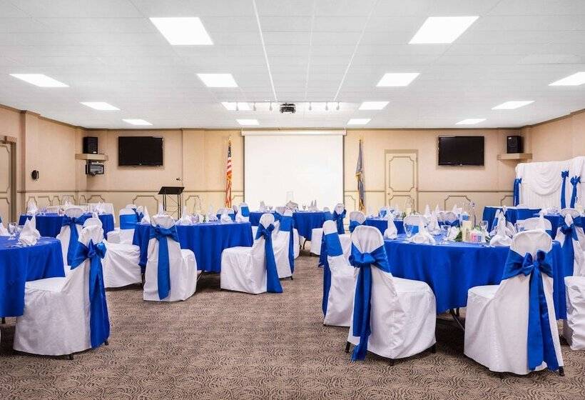 Ramada By Wyndham Paintsville Hotel & Conference Center