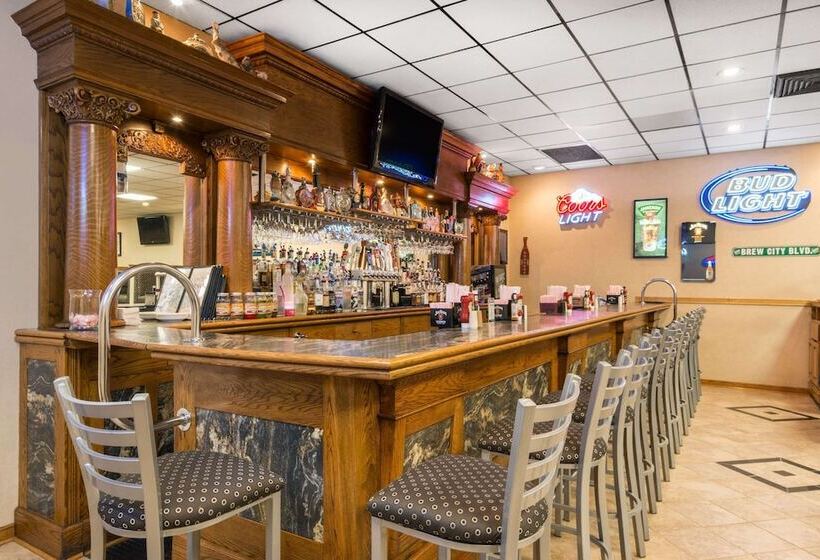 Ramada By Wyndham Paintsville Hotel & Conference Center