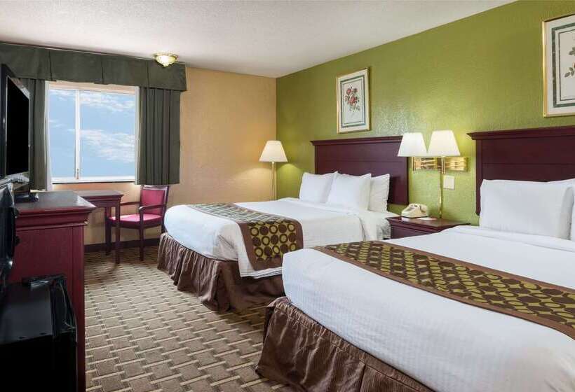 בית מלון כפרי Ramada By Wyndham Bowling Green