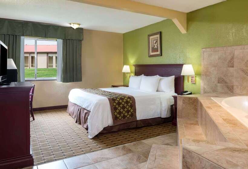 בית מלון כפרי Ramada By Wyndham Bowling Green